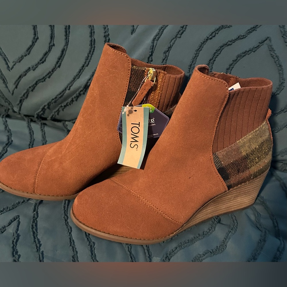 TOMS Women's Ankle Booties